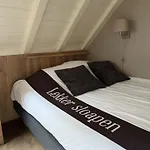 De Gouden Leeuw Konukevi