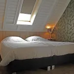 De Gouden Leeuw Konukevi