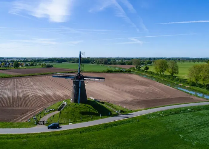 De Gouden Leeuw Pensionat 4*