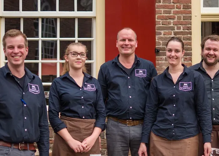 De Gouden Leeuw Pensionat 4*